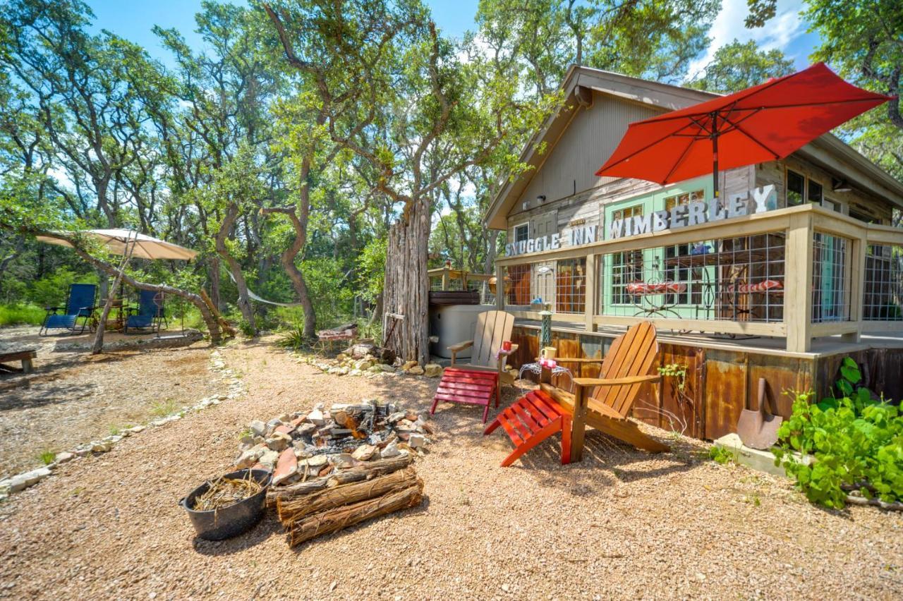 Snuggle Inn Wimberley Cabin With Fire Pit And Deck Dış mekan fotoğraf