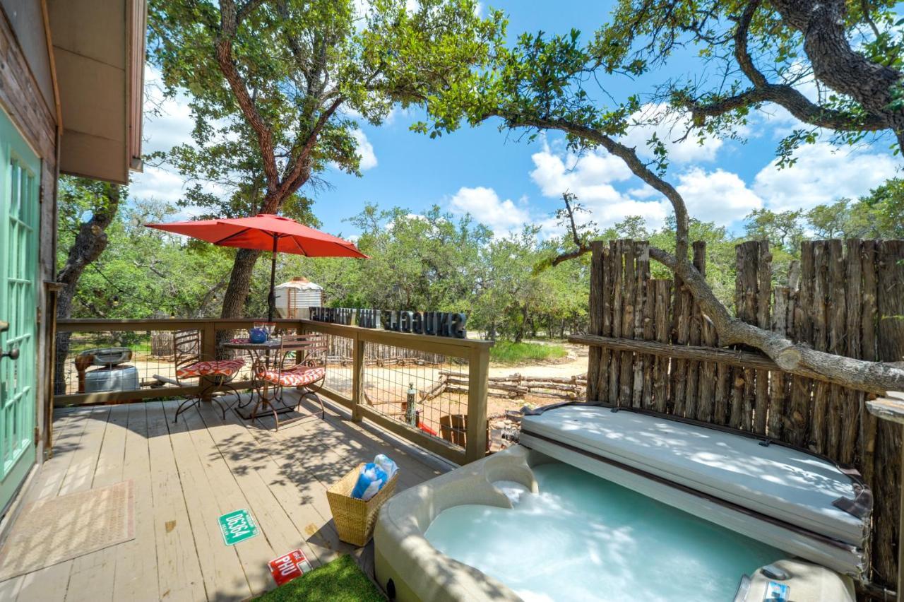 Snuggle Inn Wimberley Cabin With Fire Pit And Deck Dış mekan fotoğraf