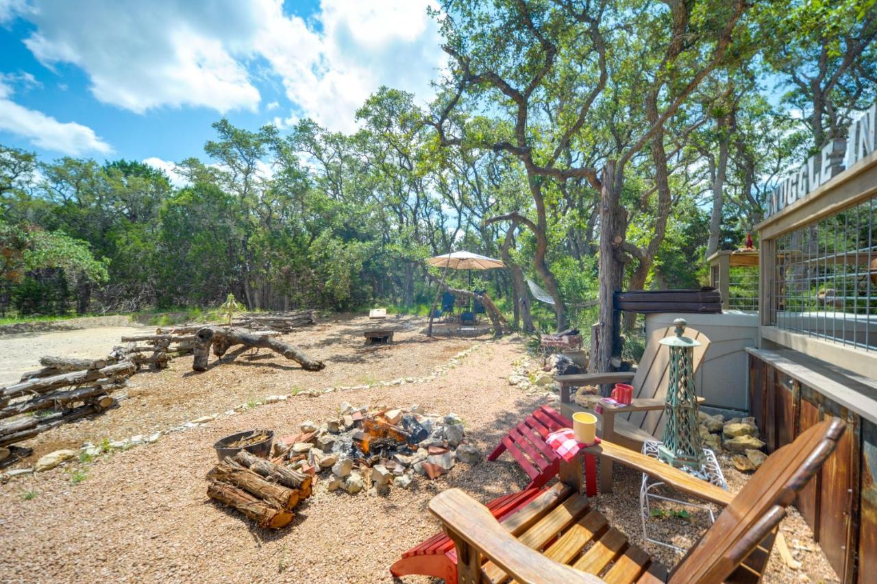 Snuggle Inn Wimberley Cabin With Fire Pit And Deck Dış mekan fotoğraf