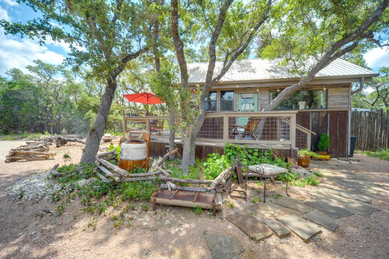 Snuggle Inn Wimberley Cabin With Fire Pit And Deck Dış mekan fotoğraf