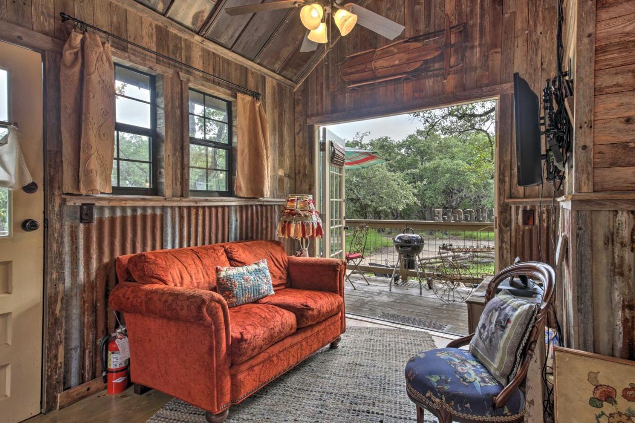 Snuggle Inn Wimberley Cabin With Fire Pit And Deck Dış mekan fotoğraf
