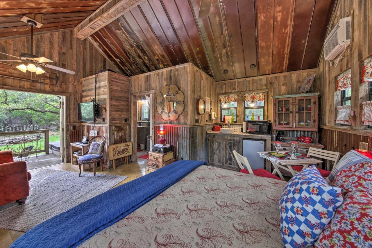 Snuggle Inn Wimberley Cabin With Fire Pit And Deck Dış mekan fotoğraf