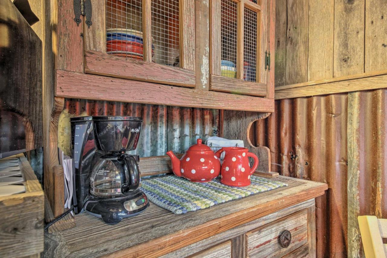 Snuggle Inn Wimberley Cabin With Fire Pit And Deck Dış mekan fotoğraf