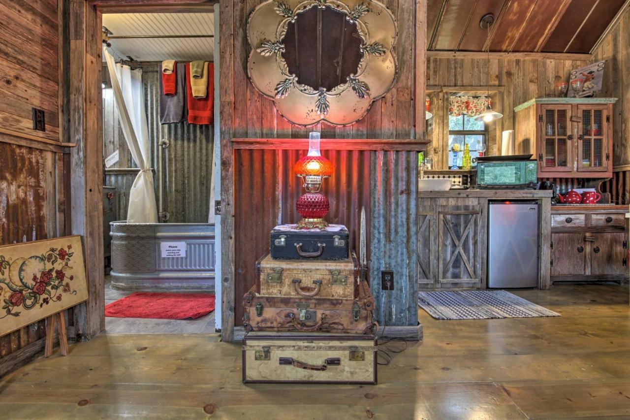 Snuggle Inn Wimberley Cabin With Fire Pit And Deck Dış mekan fotoğraf